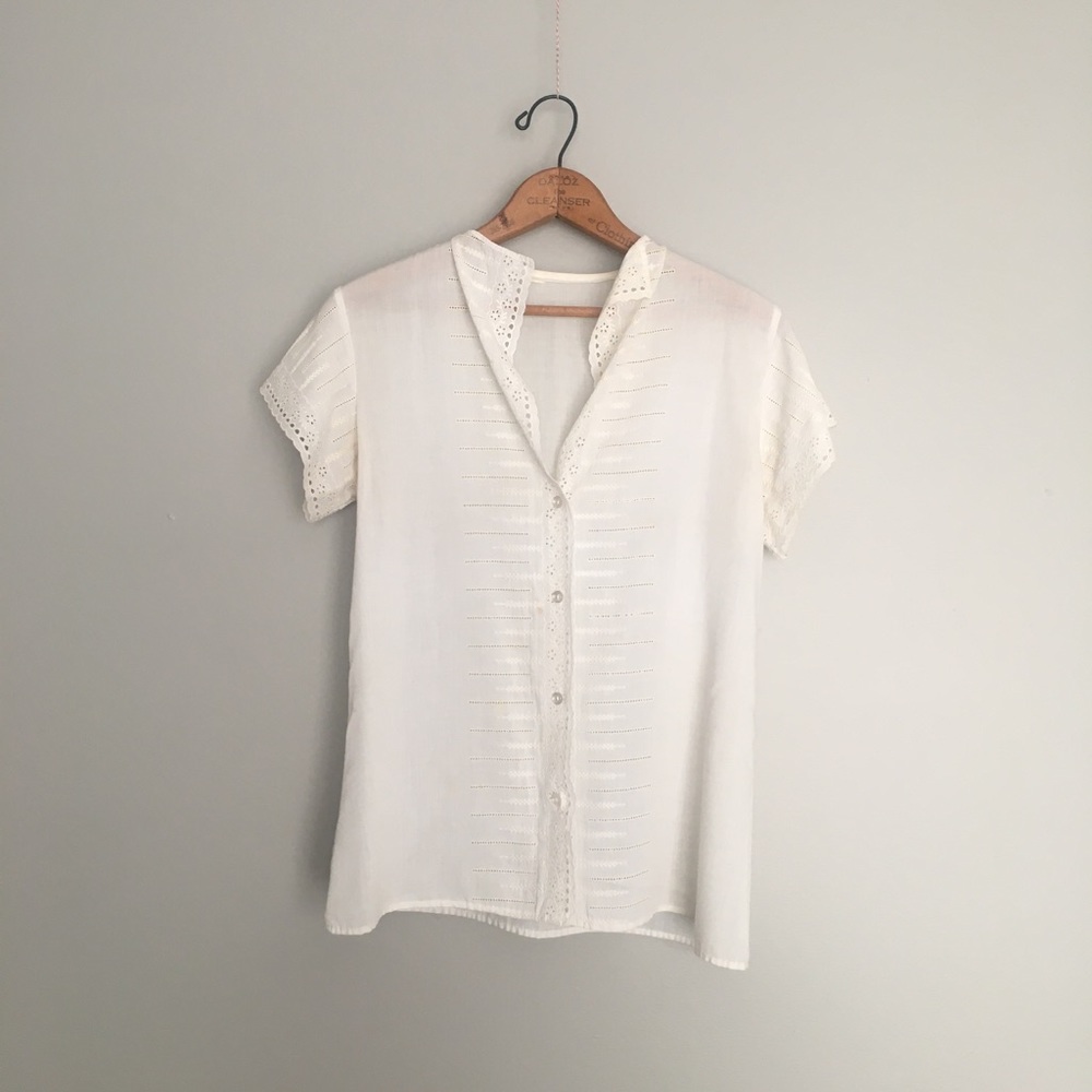 Vintage Women’s White Eyelet Blouse